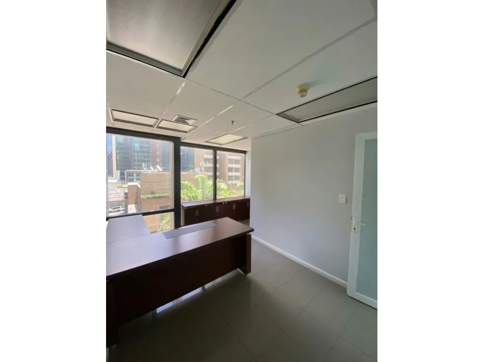 Alquilo oficina 398m2 El Rosal 5360 - 5
