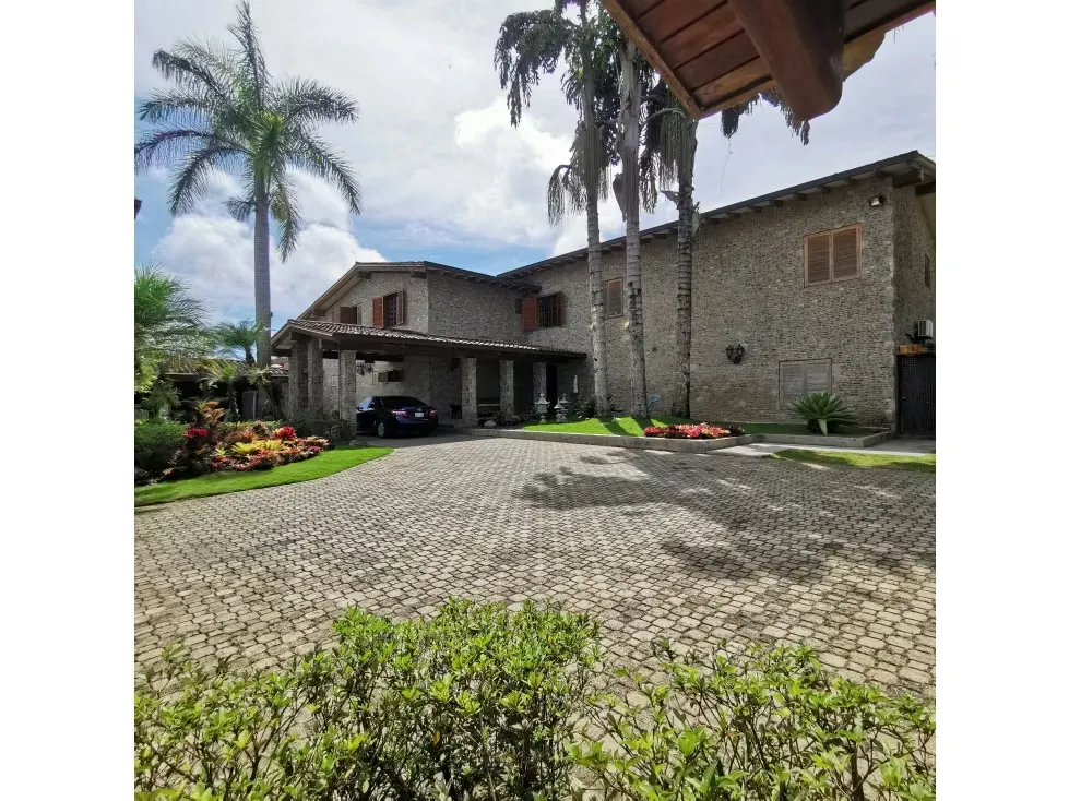 Vendo Casa LA LAGUNITA $1.800.000/2.098m2 voluntad de vender!