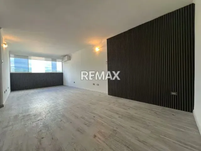 Apartamento en venta Urb. San Jacinto - 3