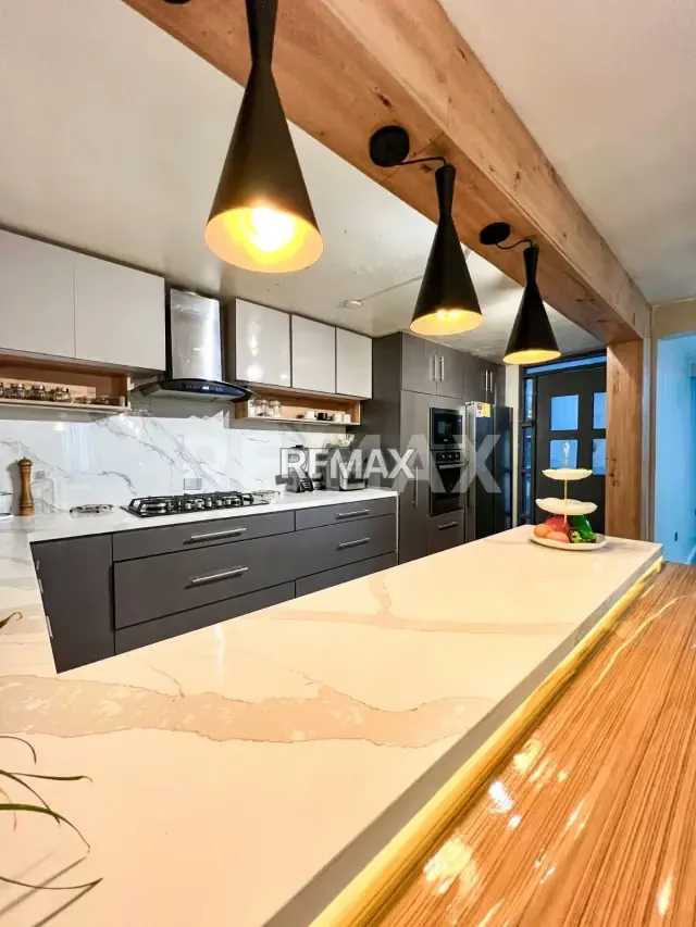 Casa amoblada actualizada en venta en San Francisco - 11
