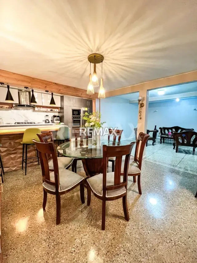 Casa amoblada actualizada en venta en San Francisco - 2