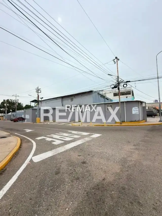 Local Comercial en Alquiler Av. La Limpia