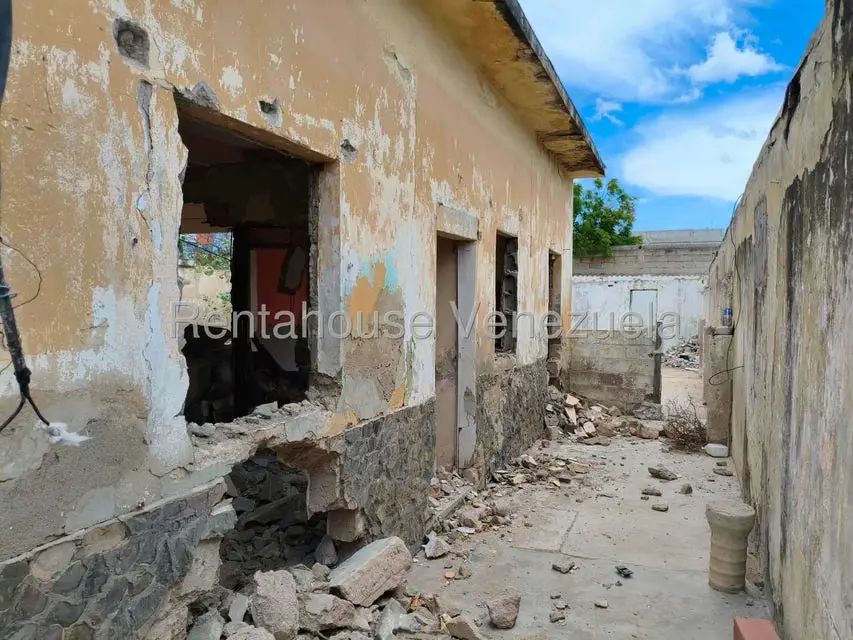 Terreno (Comercial) en Venta en Centro, Falcon - 11