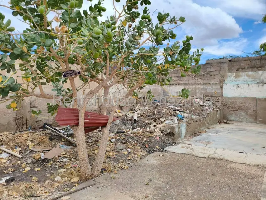 Terreno (Comercial) en Venta en Centro, Falcon - 13