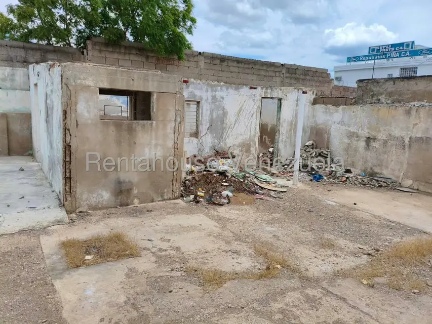 Terreno (Comercial) en Venta en Centro, Falcon - 14
