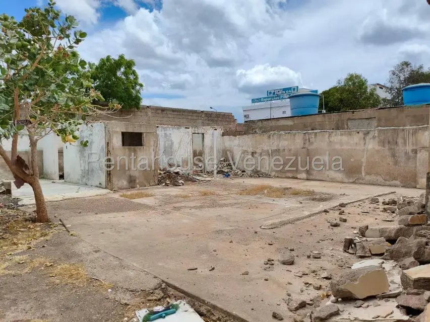 Terreno (Comercial) en Venta en Centro, Falcon - 18