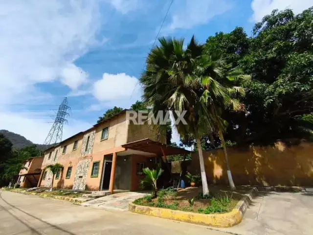 TOWNHOUSE MODERNO, EN RESIDENCIAS LA FLORESTA, EL VALLE, NUEVA ESPARTA, ISLA DE MARGARITA