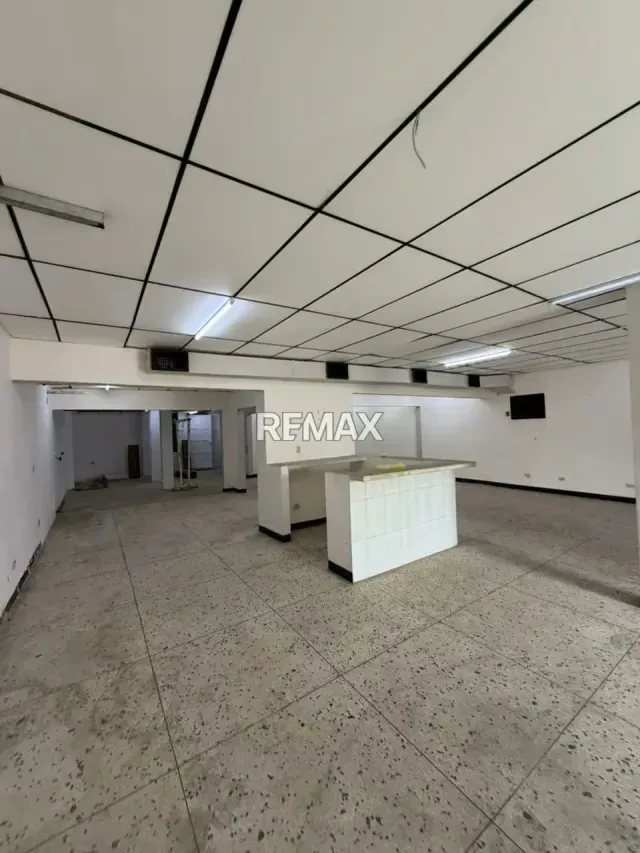 Local comercial en Venta Dr. Portillo con Av. 12 - 2