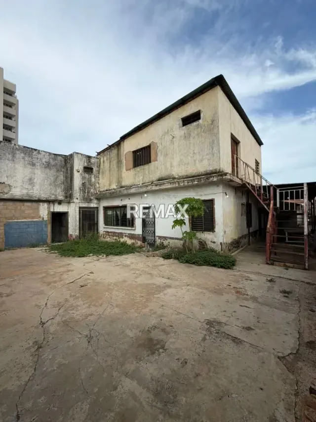 Local comercial en Venta Dr. Portillo con Av. 12 - 10