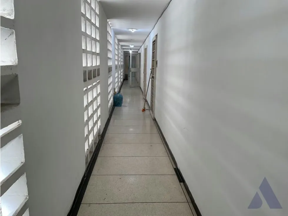 Alquilo oficina 20m2 Los Dos Caminos 9597 - 6