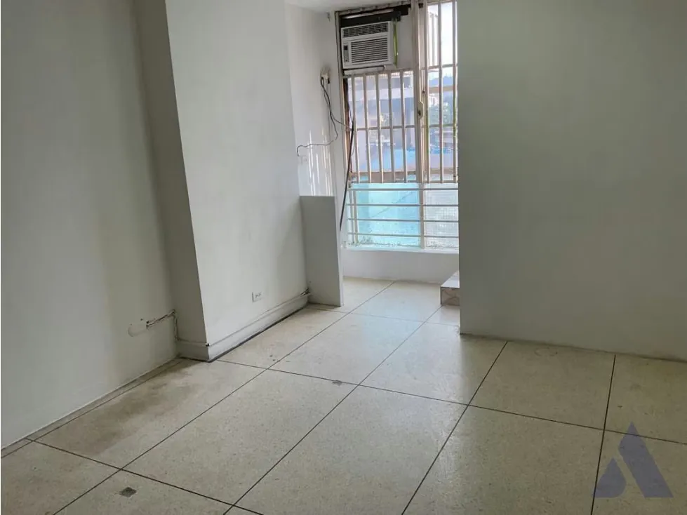 Alquilo oficina 20m2 Los Dos Caminos 9597 - 10