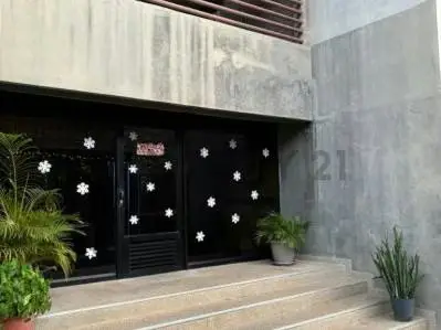 En Alquiler, acogedor apartamento en el Edificio Colina Plaza.