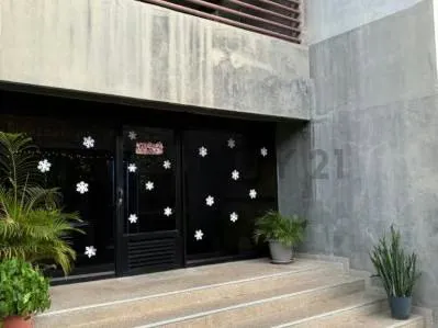 En Alquiler, acogedor apartamento en el Edificio Colina Plaza.