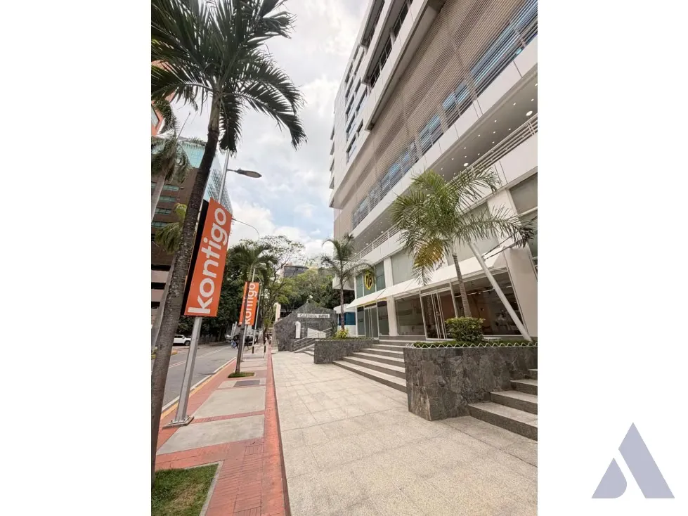 Vendo local comercial 160m2 Las Mercedes 0335