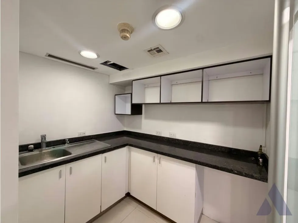Vendo local comercial 160m2 Las Mercedes 0335 - 19