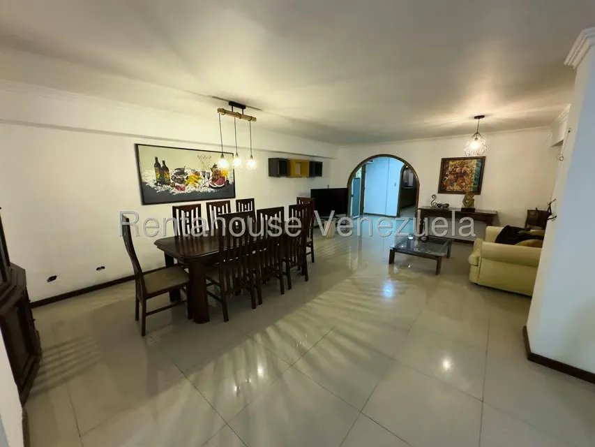 Apartamento (1 Nivel) en Venta en Los Samanes, Distrito Metropolitano - 2