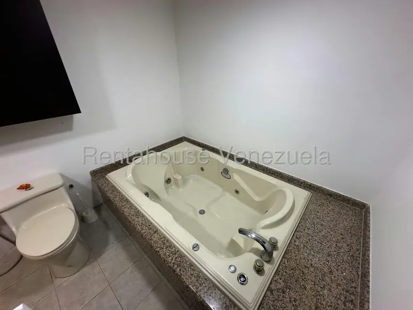 Apartamento (1 Nivel) en Venta en Los Samanes, Distrito Metropolitano - 21