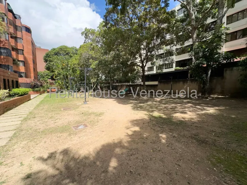 Apartamento (1 Nivel) en Venta en Los Samanes, Distrito Metropolitano - 34