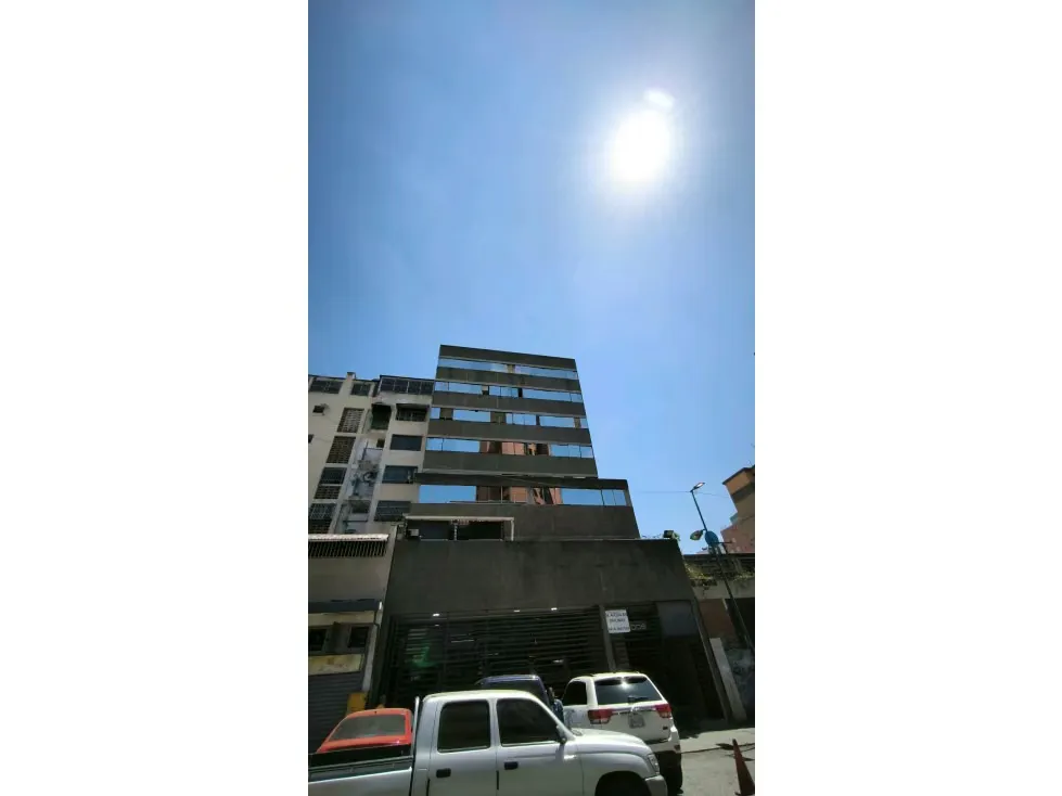 Alquilo oficina 86m2 Chacaito 9939