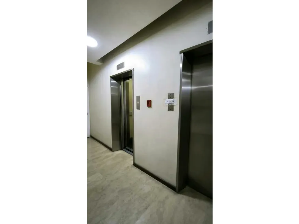 Alquilo oficina 86m2 Chacaito 9939 - 2