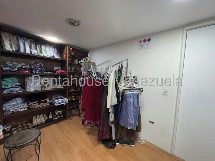 Local Comercial en Venta en Prados del Este, Distrito Metropolitano - 26