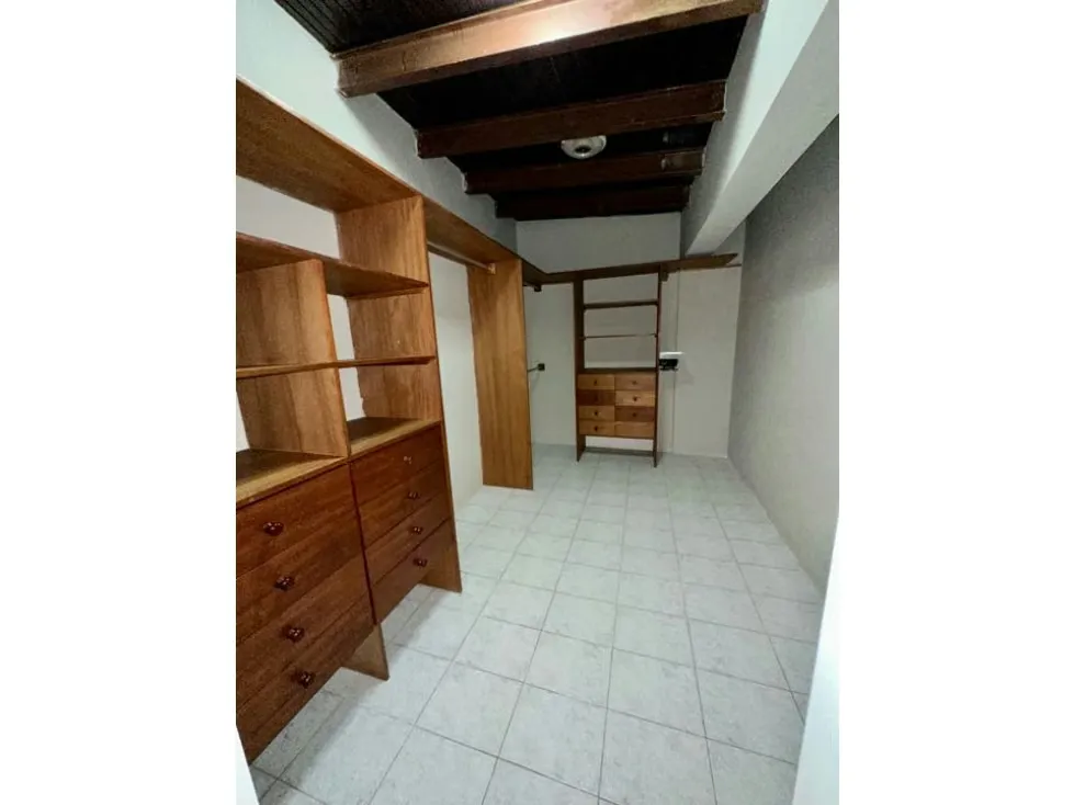Vendo casa calle cerrada 450m2 Prados del Este 5395 - 14