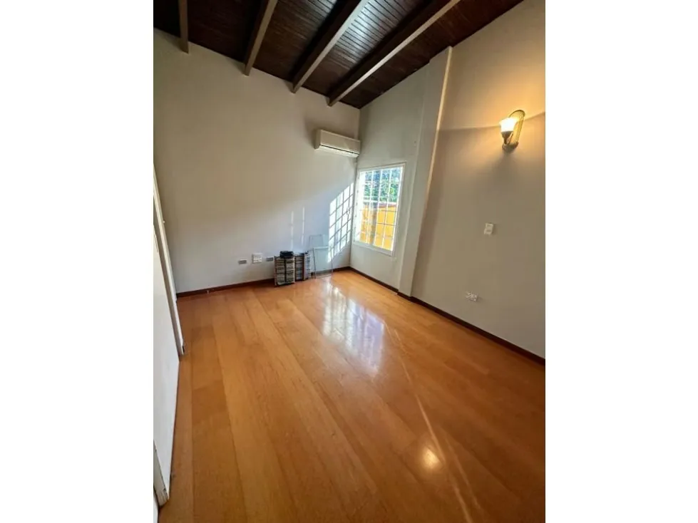 Vendo casa calle cerrada 450m2 Prados del Este 5395 - 16