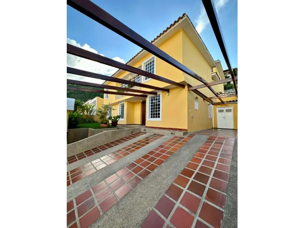 Vendo casa calle cerrada 450m2 Prados del Este 5395 - 23