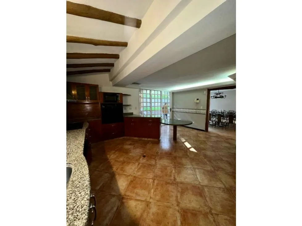 Vendo casa calle cerrada 450m2 Prados del Este 5395 - 6