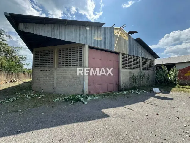 ¡OPORTUNIDAD ESTRATÉGICA DE INVERSIÓN INDUSTRIAL! Extraordinario Complejo Industrial de 3.200 m² | Zona Industrial San Vicente - 4