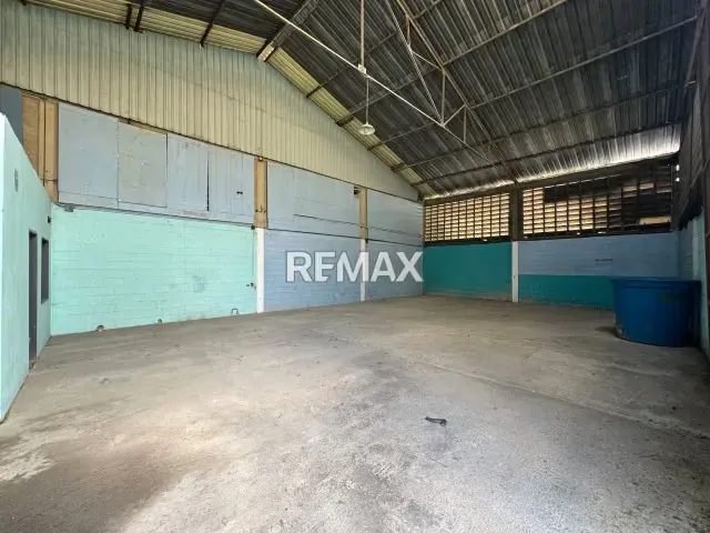 ¡OPORTUNIDAD ESTRATÉGICA DE INVERSIÓN INDUSTRIAL! Extraordinario Complejo Industrial de 3.200 m² | Zona Industrial San Vicente - 8