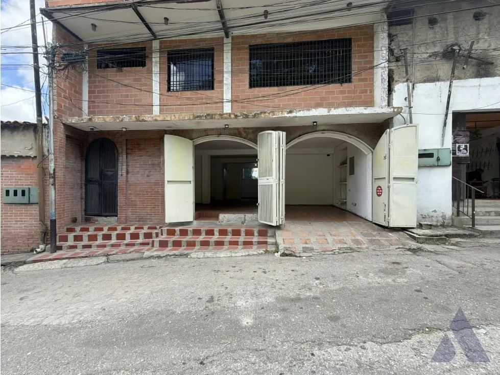 Alquilo local comercial a pie de calle 118m2 Los Guayabitos 8363