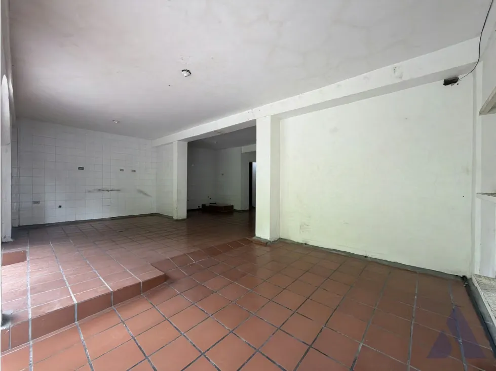 Alquilo local comercial a pie de calle 118m2 Los Guayabitos 8363 - 11