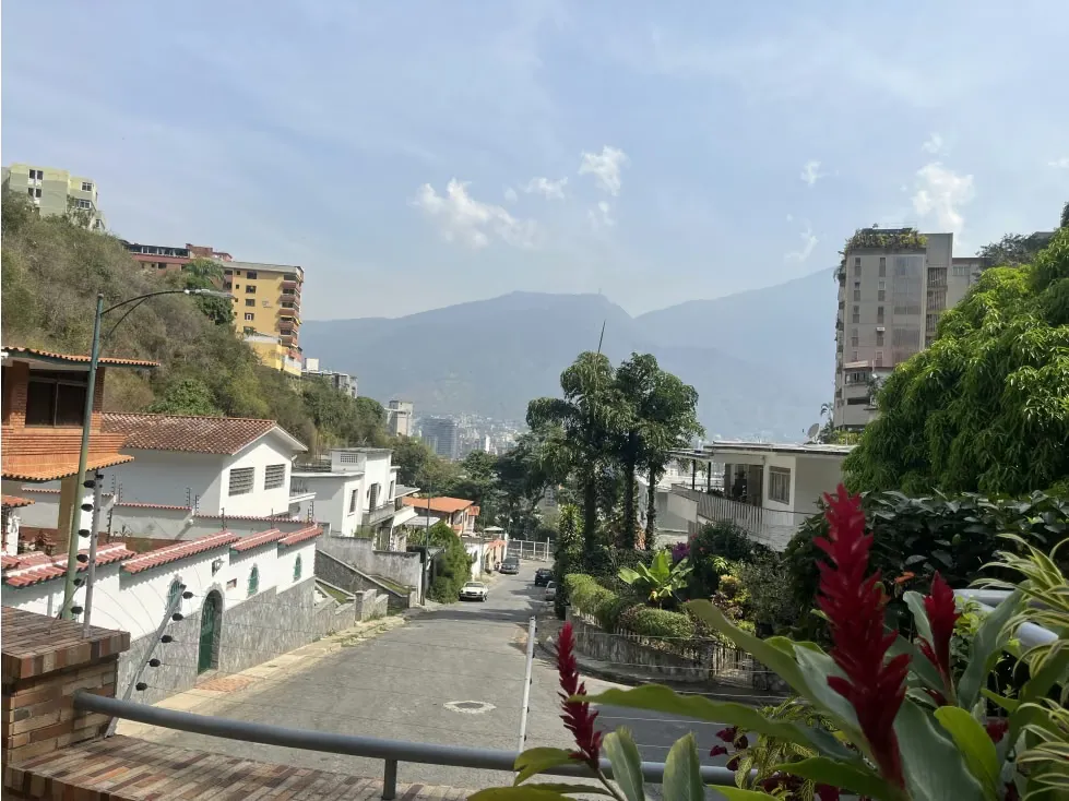 Casa en venta Colinas de Bello Monte vista al Ávila, calle privada - 2