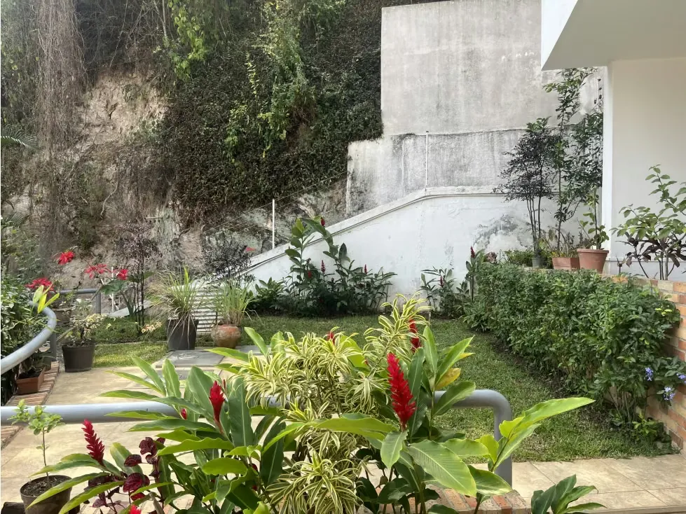Casa en venta Colinas de Bello Monte vista al Ávila, calle privada - 3