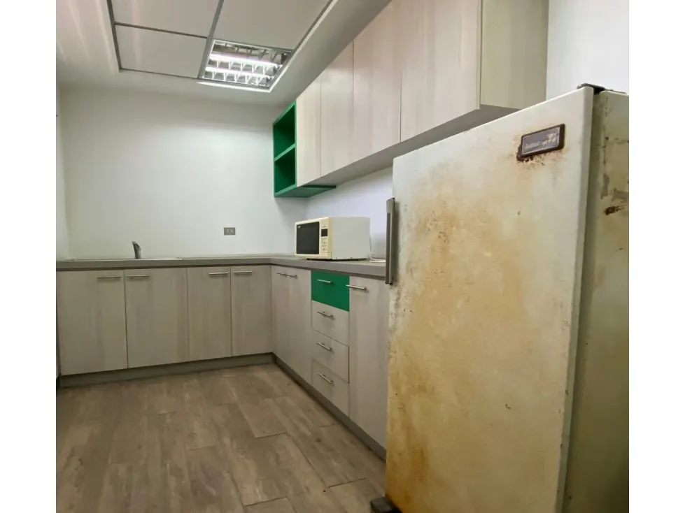 Vendo edificio industrial 4.200m2 Guarenas 0916 - 18
