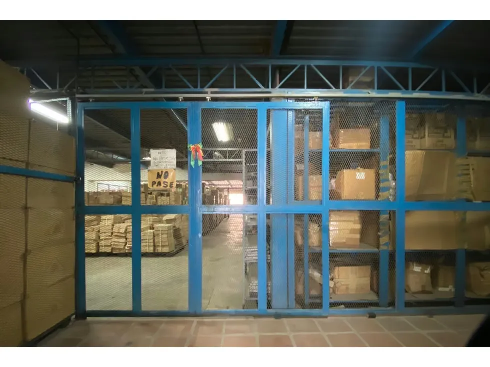 Vendo edificio industrial 4.200m2 Guarenas 0916 - 29