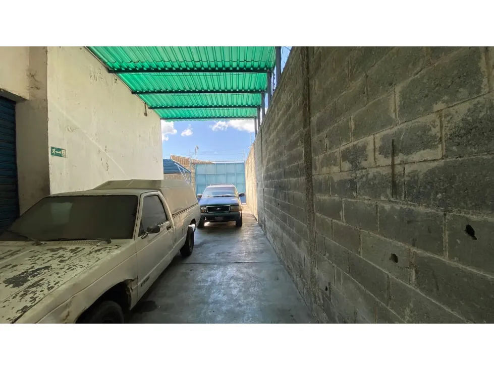 Vendo edificio industrial 4.200m2 Guarenas 0916 - 4