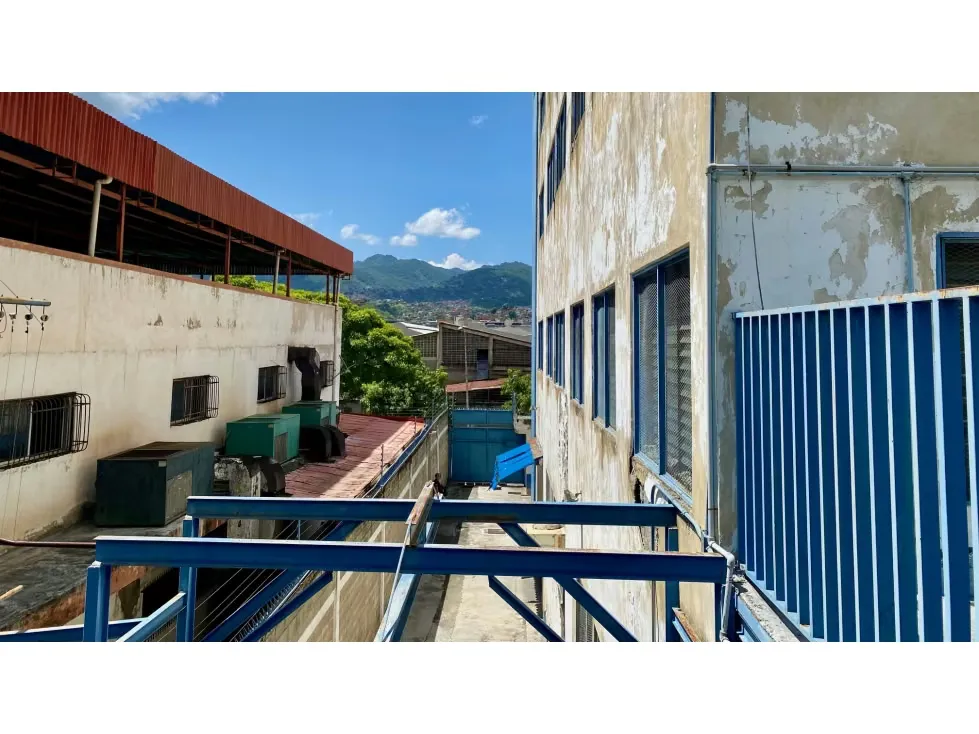 Vendo edificio industrial 4.200m2 Guarenas 0916 - 41