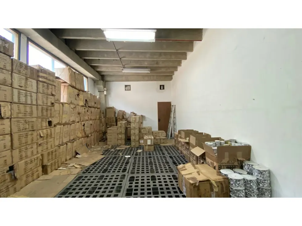 Vendo edificio industrial 4.200m2 Guarenas 0916 - 7