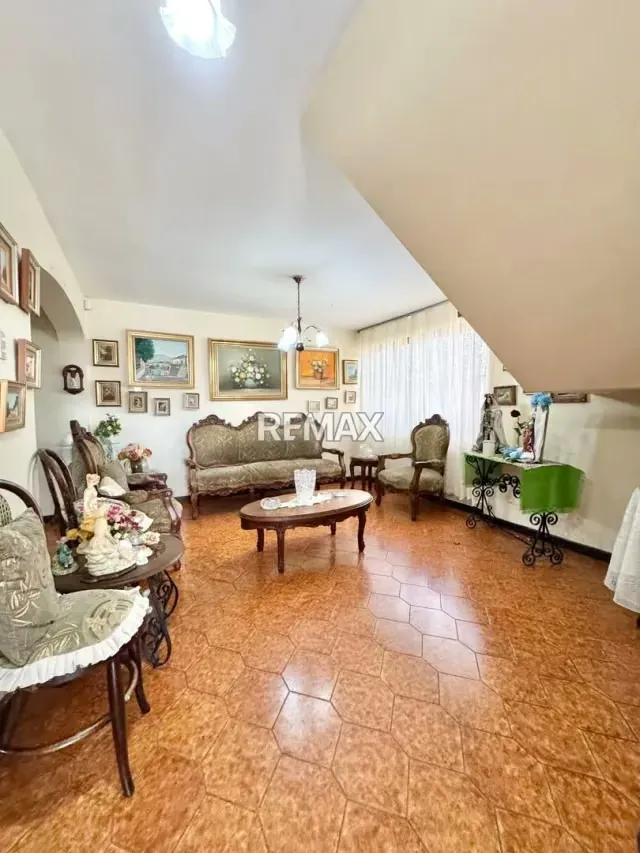 En Venta Casa esquinera en Las Yayas, los Naranjos, a una cuadra de la Cruz Roja - 10