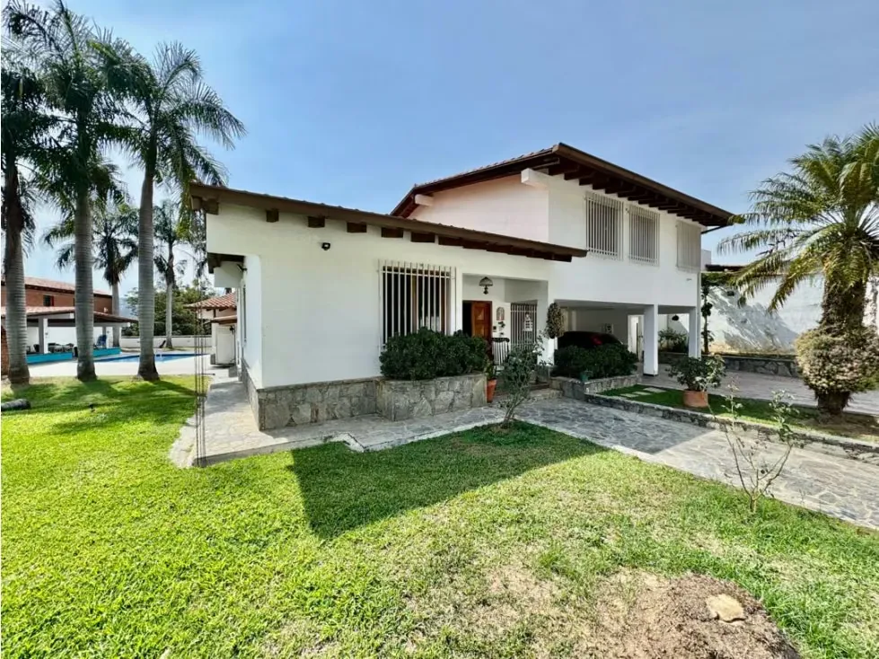 Se vende casa 900m2 4h+s+anexo Colinas de Tamanaco - 2