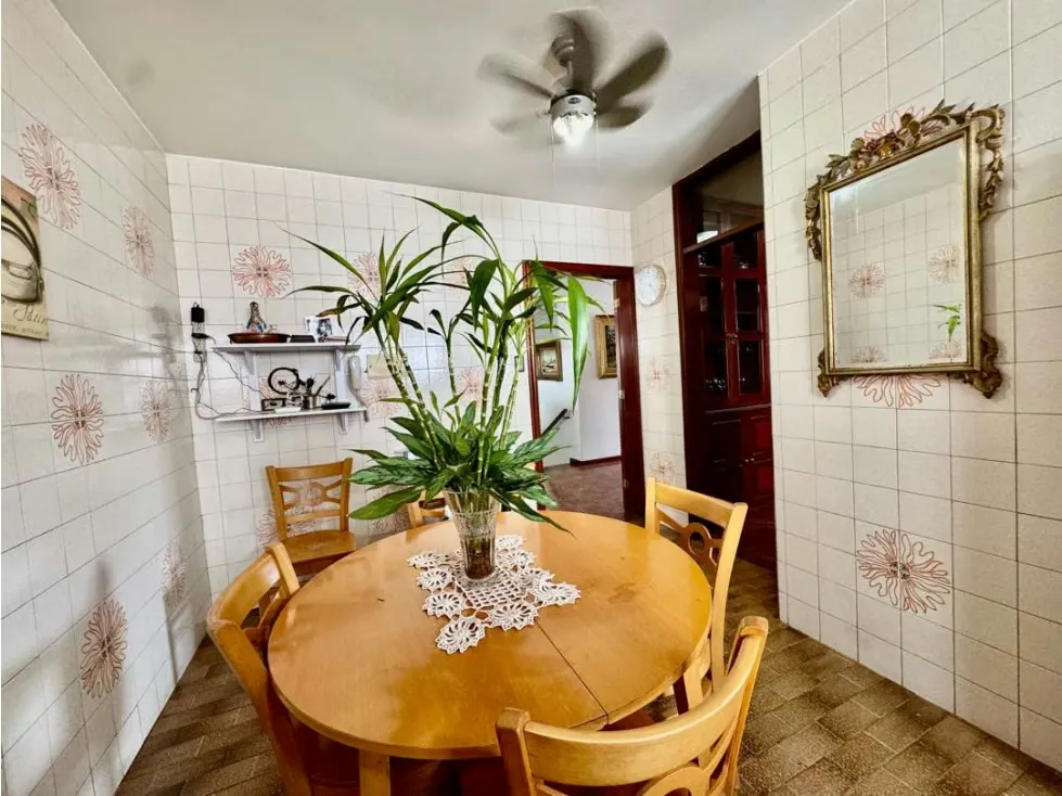 Se vende casa 900m2 4h+s+anexo Colinas de Tamanaco - 14