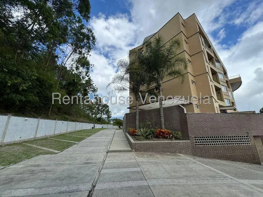 Apartamento (Duplex) en Alquiler en La Lagunita Country Club, Distrito Metropolitano - 2