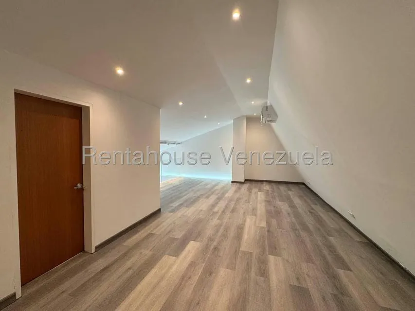 Apartamento (Duplex) en Alquiler en La Lagunita Country Club, Distrito Metropolitano - 23