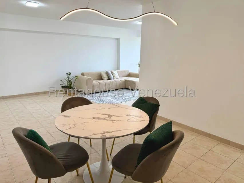Apartamento (1 Nivel) en Venta en El Cigarral, Distrito Metropolitano - 3