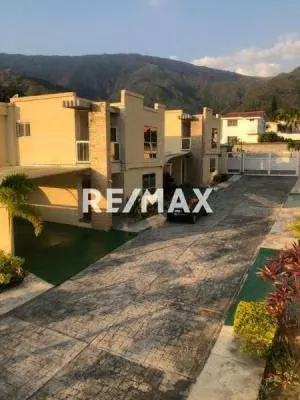 SE VENDE QUINTA URBANIZACIÓN EL CASTAÑO