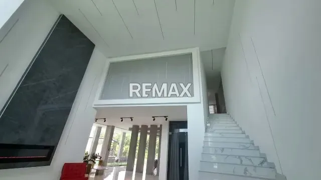 En venta casa Moderna ubicada en Lomas del country Club - 19