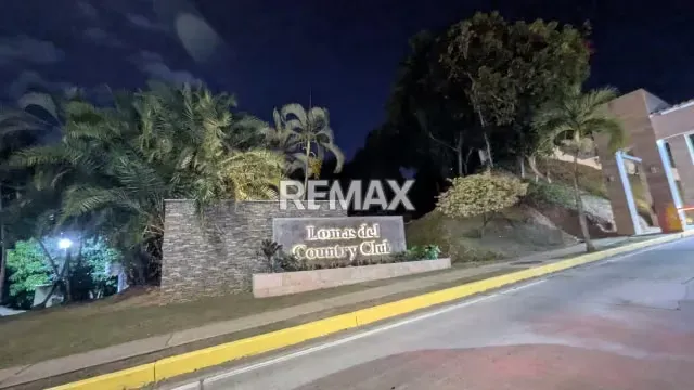 En venta casa Moderna ubicada en Lomas del country Club - 6