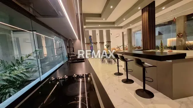 En venta casa Moderna ubicada en Lomas del country Club - 8
